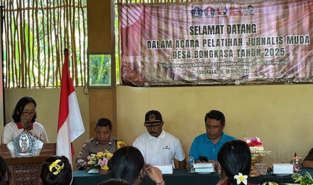 Dinas Kominfo Membuka Acara Pelatihan Jurnalis Muda di Desa Bongkasa